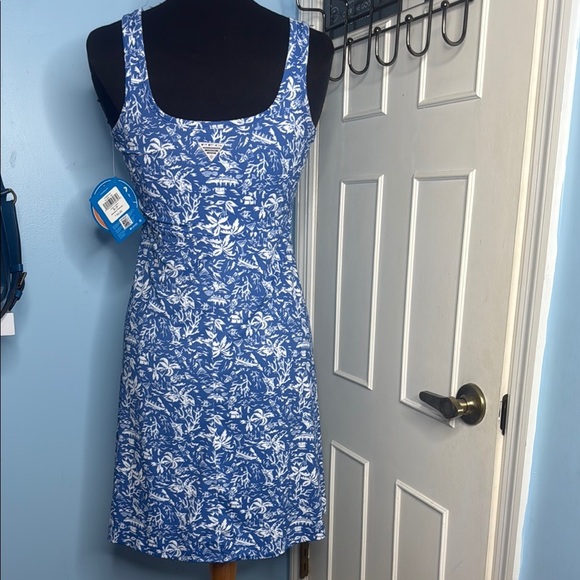 Columbia
Freezer™ III Dress - Picture 3 of 10